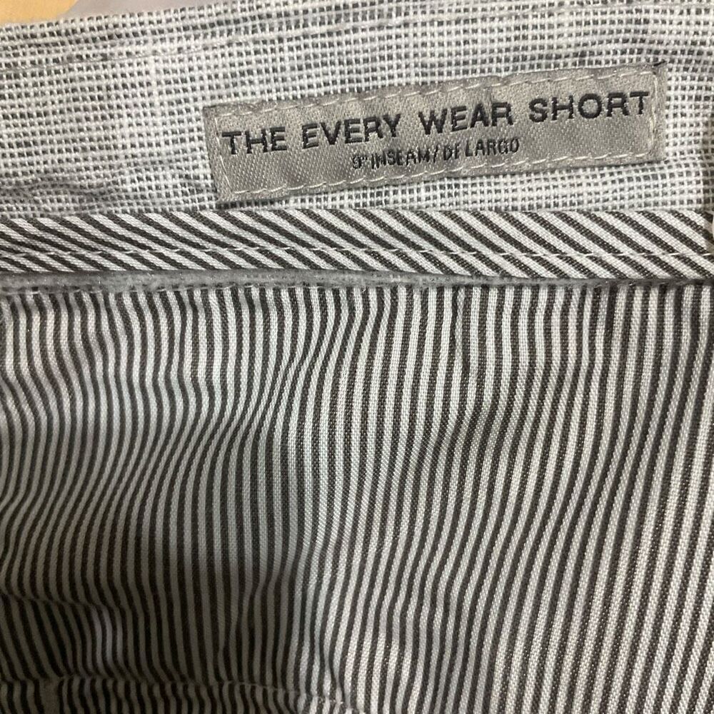 Goodfellow and Co. every wear flat front men’s shorts 9 inch inseam, gray size 3 - Picture 6 of 7